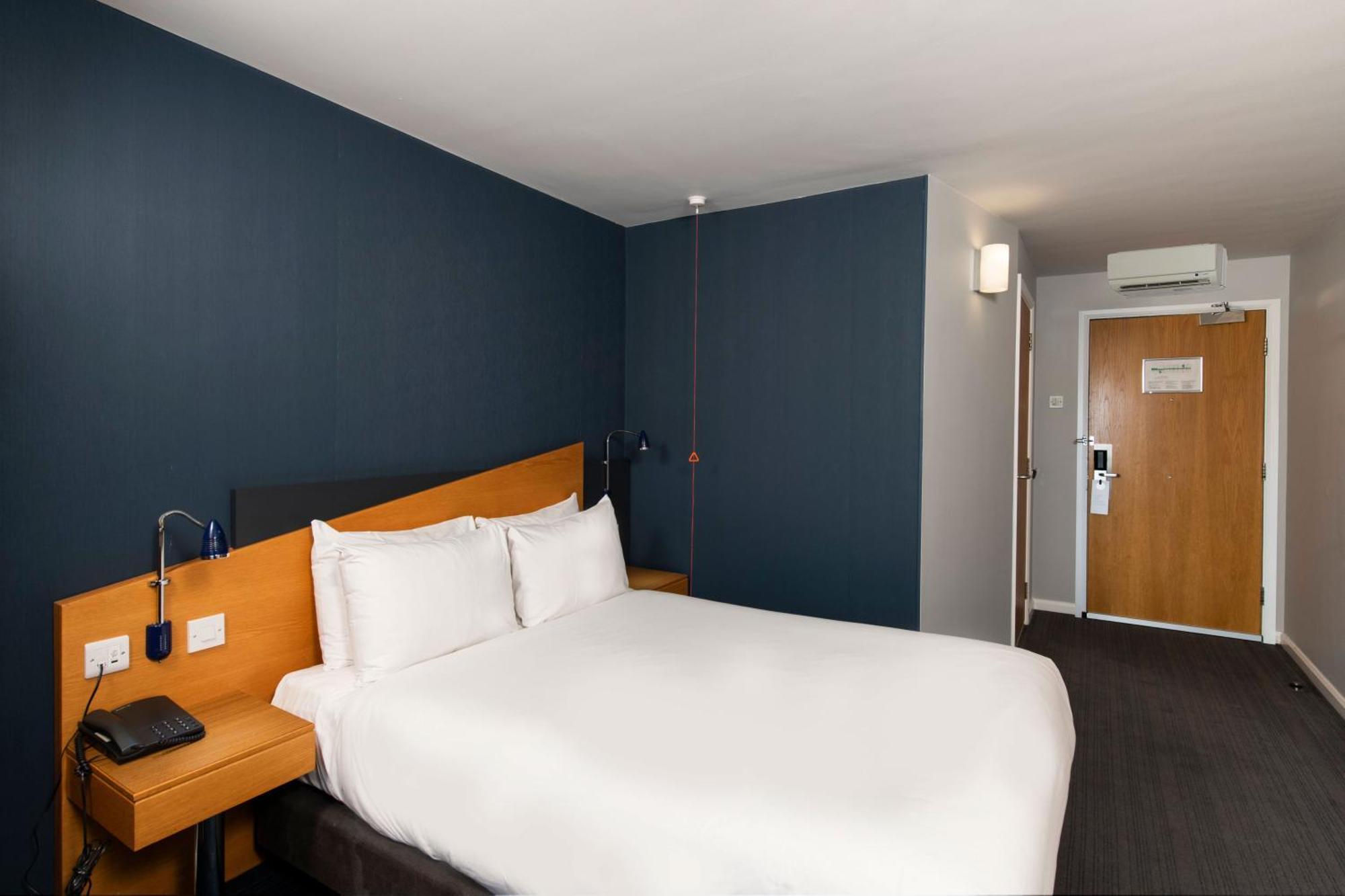 Holiday Inn Express Taunton East By Ihg Exterior foto